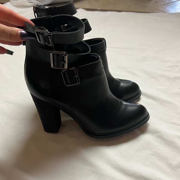 Chinese Laundry Ankle Heeled Boots - Picture 2 of 7